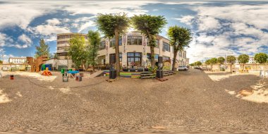 Minsk, Beyaz Rusya - 2018: 3d küresel panorama görüş açısı 360 ile oturan için yer ile parti çatı avlunun. Sanal gerçeklik için hazır. Tam equirectangular projeksiyon. Endüstriyel dış.