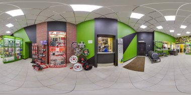 Moskova-2018: 3d küresel panorama 360 derecelik görüş açısı otomatik mağaza iç tamir parçalari, yedek parça, araba parçaları ile birlikte. Vr sanal gerçeklik için hazır. Tam equirectangular projeksiyon. 
