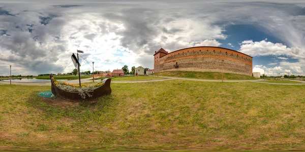 Außenansicht Der Mittelalterlichen Burg Sommer Mit Blauem Himmel Kugelpanorama Mit — Stockfoto