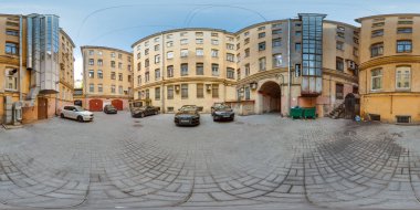 Saint-Petersburg 2019 sanal gerçeklik veya Vr. Tam equirectangular projeksiyon için hazır 360 görüntüleme açısı ile 3d küresel panorama. Eski şehrin mimarisi. Yaz Mavisi gökyüzü. Gezi.