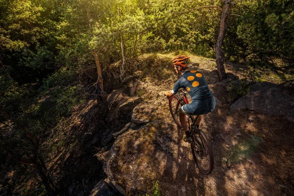 Cross Country Biker Trail Manliga Cyklist Rider Berget — Stockfoto