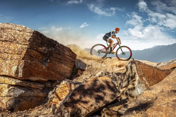 Vélo Fond Sur Sentier Homme Cycliste Chevauche Rocher — Photo