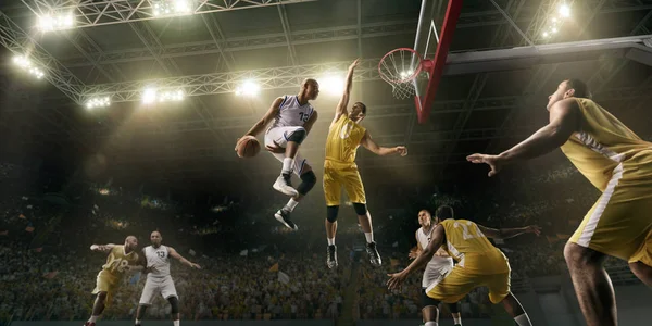 Basketbal Spelers Grote Professionele Arena Tijdens Het Spel Basketballer Maakt — Stockfoto