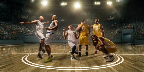 Los Jugadores Baloncesto Regocijan Emocionalmente Por Victoria Estadio Profesional Baloncesto — Foto de Stock