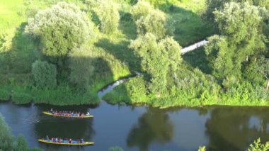 Milan, İtalya - 24 Nisan 2016: Rowers Naviglio Grande, Milano, İtalya üzerinde. Bu kanalda üç vardır Kürek Kulübü: Canottieri Milano, Canottieri Olona ve Canottieri S.Cristoforo.