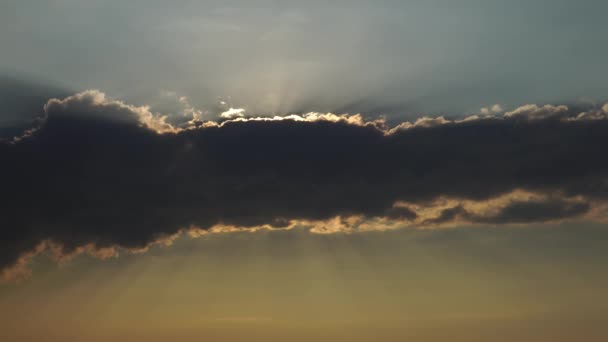 Lapso Tempo Grande Pôr Sol Laranja Enquanto Sol Maciço Põe — Vídeo de Stock