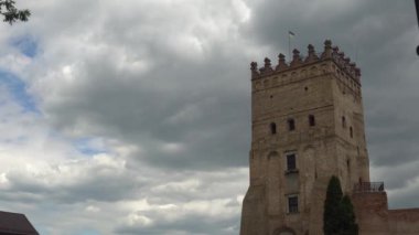 eski kale, bulutlar tur zamanı..