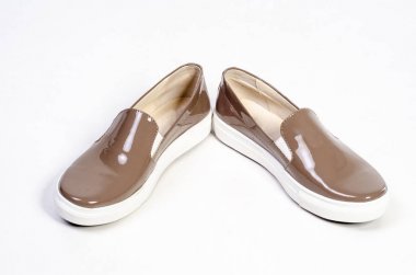 yüksek topuk ayakkabı kadınlar beyaz zemin üzerine izole kırmızı