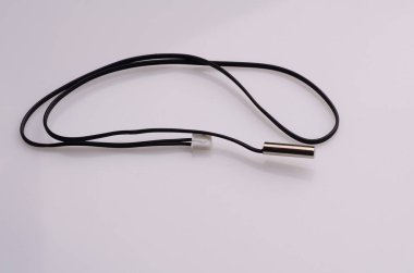 Isıtma boruları uzayda sensör ve sıcaklık kontrolü