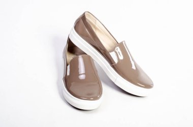 yüksek topuk ayakkabı kadınlar beyaz zemin üzerine izole kırmızı