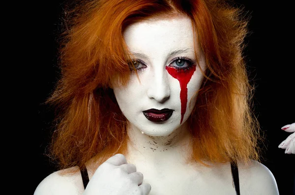 Bela jovem mulher como sexy vampiro halloween retrato — Fotografia de Stock