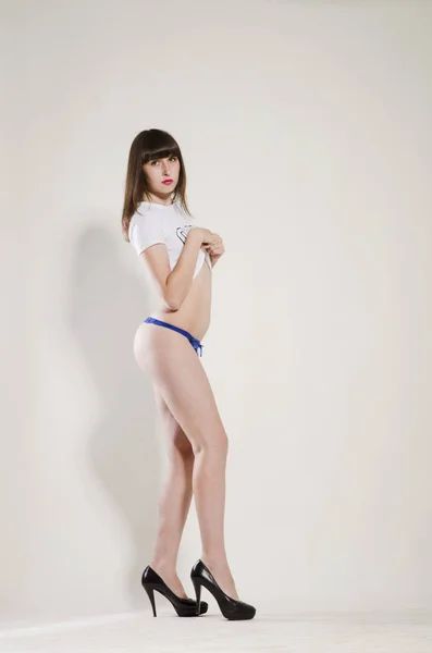 Gambaran wanita telanjang yang sehat di atas putih — Stok Foto