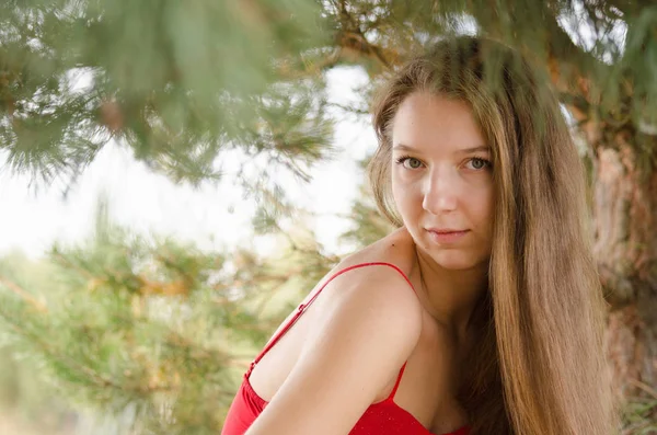 Young woman in red dress nature fresh air — Stock Photo, Image