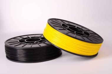 3D yazıcı için filament parlak bir arka planda kristal berraklığında ve parlak.