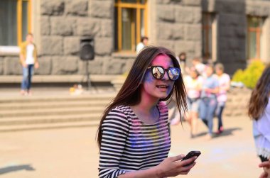 Lutsk, Ukrayna - 01.06.2017 Avrupa'da Düzenlenen Şarkı konserinde Dünya Gençlik Günü Hacıları. Konser, Dünya Gençlik Günü ve Avrupa Kültür Başkenti Piskoposluk Günleri kapsamında.