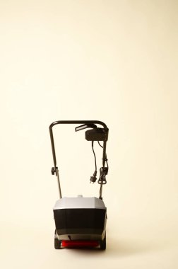 Çim biçme makinesi montaj parçaları