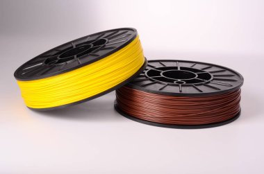 3D yazıcı için filament parlak bir arka planda kristal berraklığında ve parlak.