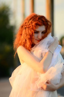 Kafkas görünümünden genç güzel bir cevher kızı