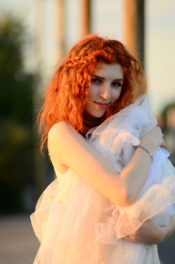 Kafkas görünümünden genç güzel bir cevher kızı