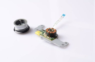 Beyaz izole elektronik bileşenler topluluğu