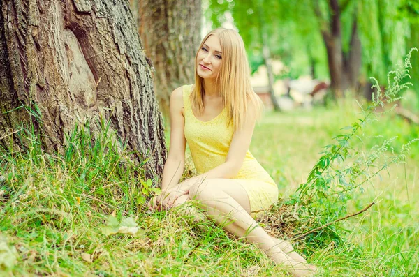 Beautiful sexy blonde outdoors portrait — Stock Photo, Image