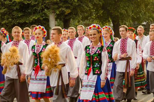 축제의 닫기 "민속 루츠크 우크라이나와 폴리샤 여름" 25.08.2018 — 스톡 사진