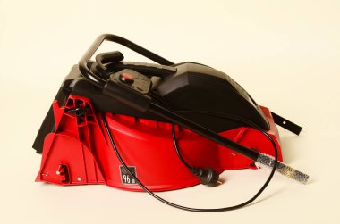 Çim biçme makinesi montaj parçaları