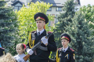 Lutsk, Ukrayna, 9 Mayıs 2014: zafer günü, insanlar sütun
