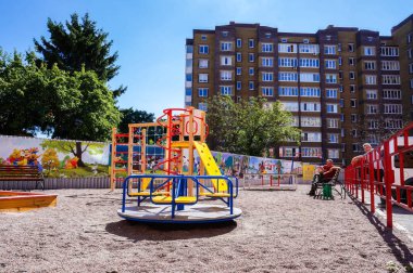 Modern ve yeni apartman. Multistoried, yeni, modern ve şık yaşam blok daireler. Gerçek arazi. Yeni ev. Yeni blok daireler inşa edilmiş