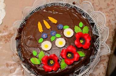 Çilekli çikolatalı pasta..