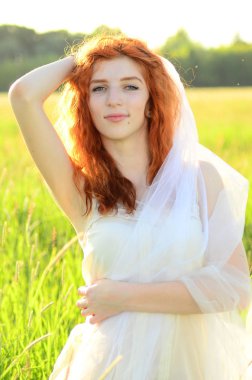 Kafkas görünümünden genç güzel bir cevher kızı