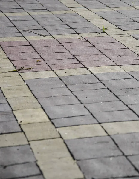 Forntida trottoaren leder in i fjärran med försvinnande punkt som forntida bakgrund i vintage stil — Stockfoto