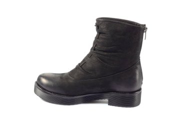 Beyaz arka plan üzerinde izole yeni yürüyüş botları çifti