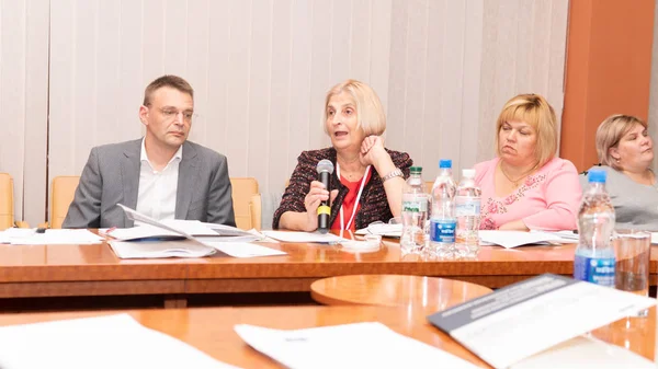 Conferentie over de verbetering van de tenuitvoerlegging van de Europese mensenrechtennormen in Oekraïne. Loetsk Oekraïne 10.19.2018 — Stockfoto