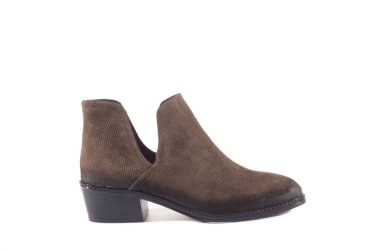 Güzel zarif süet mavi kadın açık yaz ayakkabı sandalet beyaz bir arka plan üzerinde yüksek topuklu, izole.