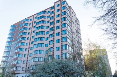 Yeni modern alçak apartman kompleksi. Moscow, Rusya Federasyonu
