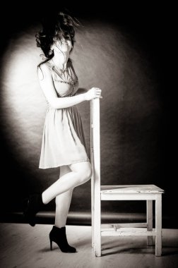 Poz şehvetli güzel kadın