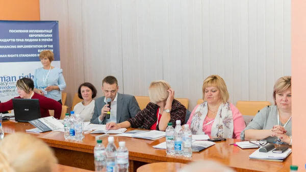 Conferentie over de verbetering van de tenuitvoerlegging van de Europese mensenrechtennormen in Oekraïne. Loetsk Oekraïne 10.19.2018 — Stockfoto