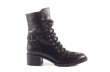 Güzel zarif süet mavi kadın açık yaz ayakkabı sandalet beyaz bir arka plan üzerinde yüksek topuklu, izole.