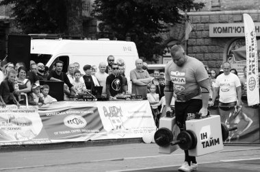 yarış rangmenmen powerlifters Lutsk Volyn Bölgesi Ukrayna, 25.08.17.