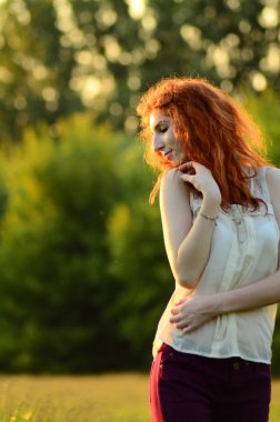 Kafkas görünümünden genç güzel bir cevher kızı