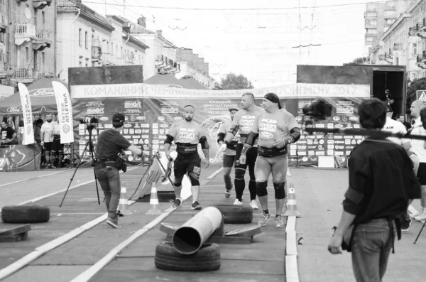 Racing rangmenmen powerlifters Lutsk Volyn regio Oekraïne, 25.08.17. — Stockfoto