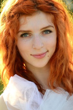 Kafkas görünümünden genç güzel bir cevher kızı