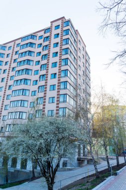 Yeni modern alçak apartman kompleksi. Moscow, Rusya Federasyonu
