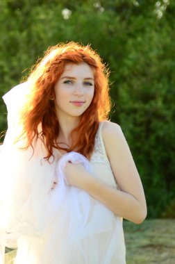 Kafkas görünümünden genç güzel bir cevher kızı