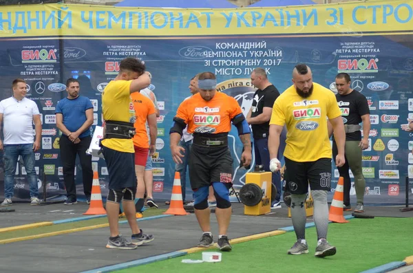 Racing rangmenmen powerlifters Lutsk Volyn Region Ukraine, 25.08.17. — Stock Photo, Image