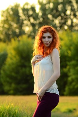 Kafkas görünümünden genç güzel bir cevher kızı