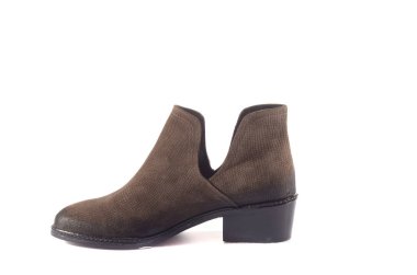 Güzel zarif süet mavi kadın açık yaz ayakkabı sandalet beyaz bir arka plan üzerinde yüksek topuklu, izole.