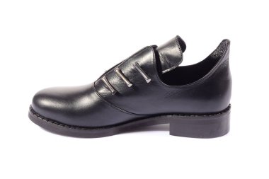 Beyaz arka plan üzerinde izole yeni yürüyüş botları çifti