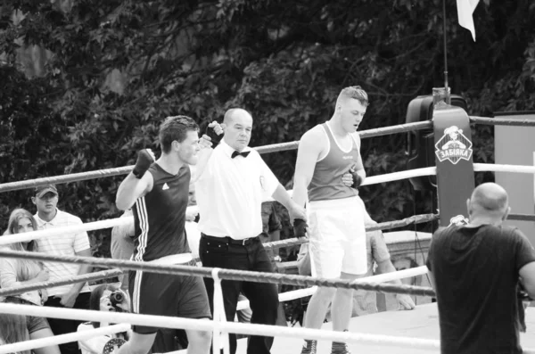 Competições de boxe ao ar livre. Região de Lutsk Volyn Ucrânia, 25.08.17 . — Fotografia de Stock